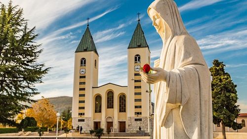 Selecţionerul Croaţiei a plecat în pelerinaj înainte de Cupa Mondială / A parcurs peste 100 de kilometri până la sanctuarul marian de la Medjugorje, din Bosnia-Herţegovina