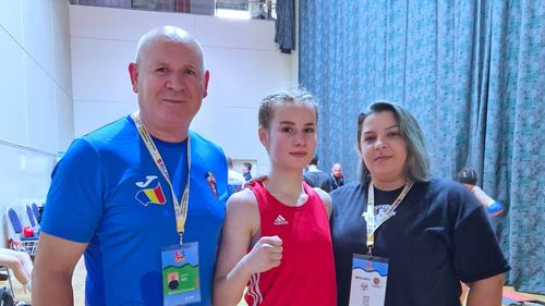 Mihaela Bădescu şi Diana Tănăsescu vor boxa pentru aur la Campionatele Europene de tineret de la Erevan