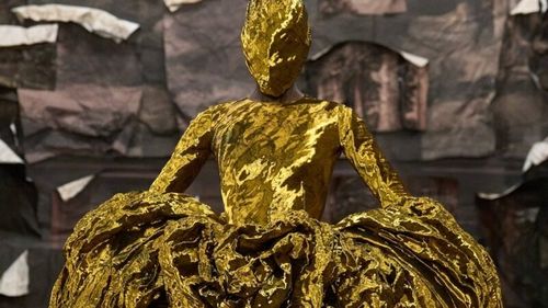 Haute Couture Paris 2025: Cum Balenciaga și Margiela rescriu destinul modei