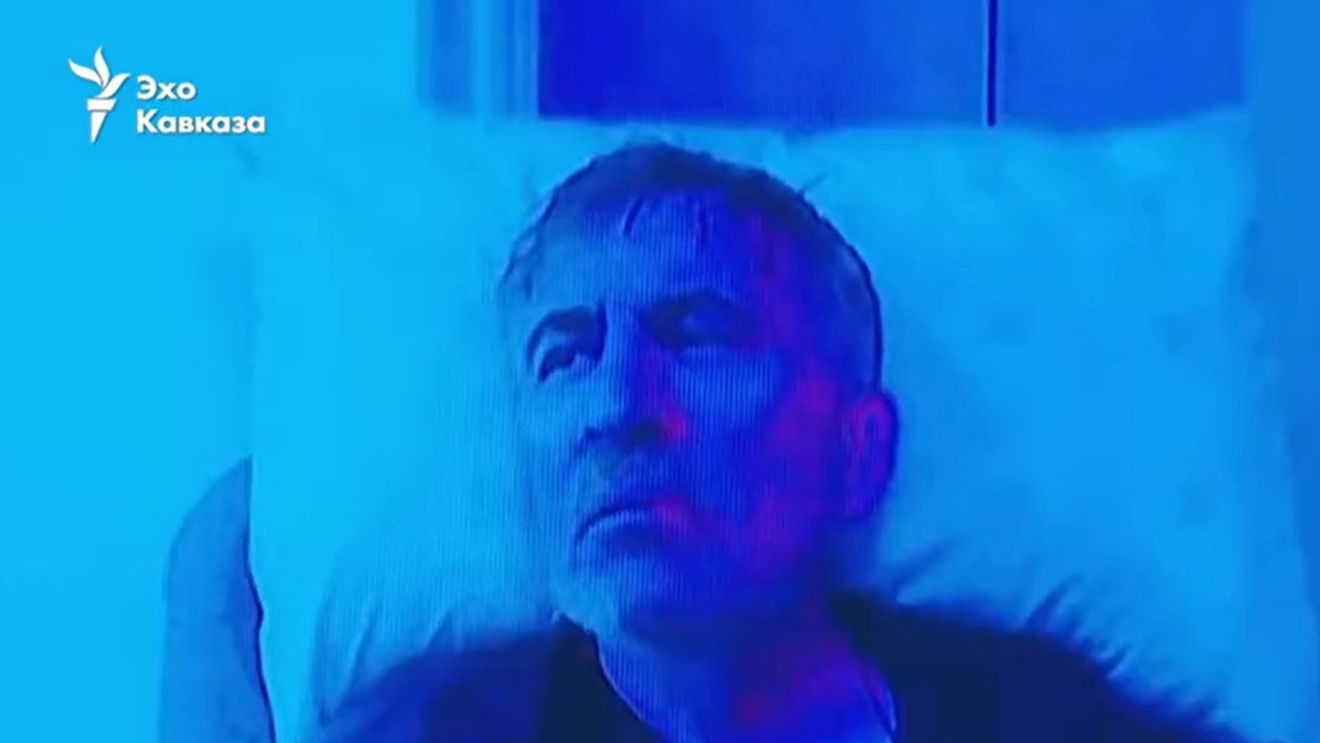VIDEO Georgia: Fostul președinte Saakașvili apare extrem de slăbit în fața instanței