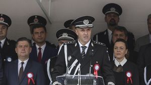 Raport MAI pe tema doctoratelor de la Academia de Poliţie: Conducerea instituţiei a spus că a verificat 149 de teze; în realitate au fost 82