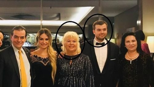 O familie de liberali din eșalonul 2, pe cai mari: fiul numit consilier al premierului Orban, mama - secretar de stat la Ministerul Economiei. Fiul e șef în Coaliția lui Cumpănașu
