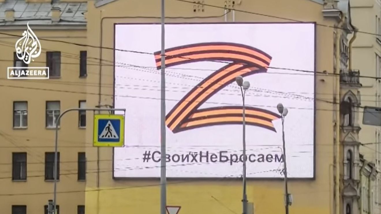 Pancarte cu simbolul Z, folosit de la începutul războiului împotriva Ucrainei, au început să fie înlăturate în unele orașe ale Rusiei/ Analist politic: ”Ar putea fi un fel de rebranding, războiul s-a blocat în mod clar” (The Moscow Times)