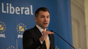 Ionuţ Stroe, PNL: Prima noastră opţiune ar fi să formăm un guvern de dreapta. Noi sperăm ca toate celelalte partide care vor reuşi să facă pragul în zona de dreapta să se poată alătura PNL şi împreună să construim această guvernare