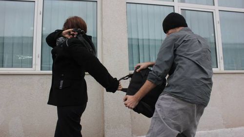 Un poştaş acuză că a fost tâlhărit şi i s-au furat 40 de mii de lei, banii de pensii/ Polițiștii nu exclud varianta înscenării/ Val de infracțiuni în Prahova, criminalitate în creștere