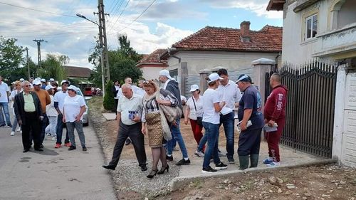 Ex-AUR, Diana Șoșoacă participă în campania de susținere a candidatului PSD la Primăria Filiași