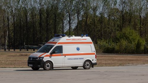Unsprezece elevi francezi cazaţi la un hotel din Suceava, transportaţi la spital cu toxiinfecţie alimentară