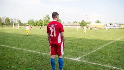 Tânărul PSD-ist care s-a apucat de politică pentru că nu putea ajunge fotbalist de top a fost numit de Dăncilă subprefect al județului Bacău