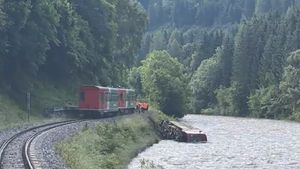 Un tren a căzut într-un râu în Austria, cel puțin 10 copii au fost răniți uşor