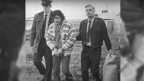 Biden a comutat pedeapsa închisorii pe viață a activistului Leonard Peltier, membru al mișcării Indienilor Americani, deși FBI l-a îndemnat să nu o facă