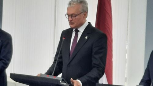 Preşedintele lituanian Gitanas Nauseda speră în continuare la un ”miracol” în privinţa celor patru militari americani daţi dispăruţi marţi în Lituania. Armata vrea să scoată dintr-o mlaştină un vehicul de depanare de tip M88 Hercules folosit de militari