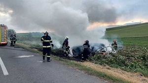 Student, carbonizat în urma unui accident rutier / Colegul său de cameră, aflat la volan, a încercat să dea vina pe el / Toți cei trei pasageri din mașină erau beți