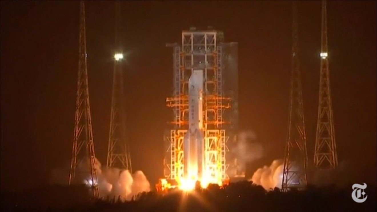 VIDEO China a lansat o sondă spațială spre Lună, pentru a colecta praf şi roci selenare