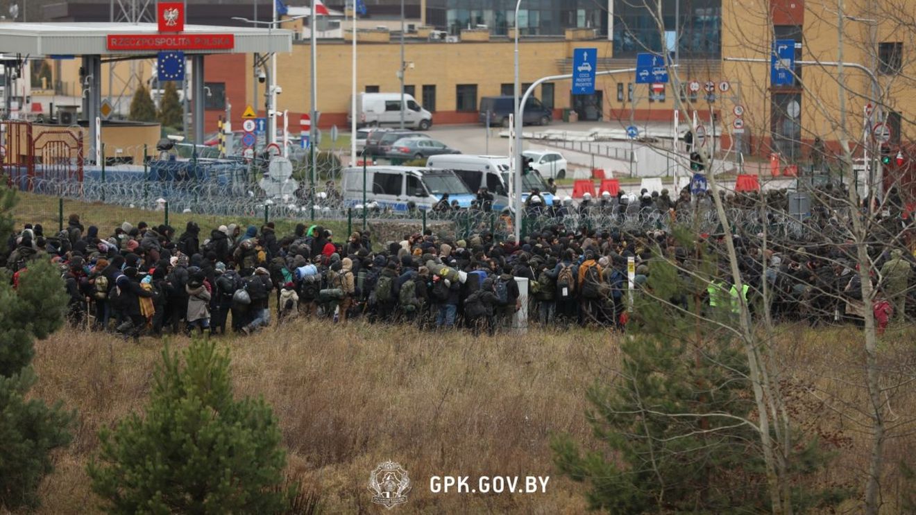 Criza migranților: Uniunea Europeană, Statele Unite, Marea Britanie şi Canada au anunţat simultan noi sancţiuni economice împotriva Belarusului, acuzat de „încălcări repetate ale drepturilor omului”
