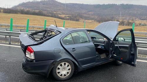 FOTO Accident în lanț pe autostradă: Șase mașini s-au ciocnit pe A1, circulația este oprită pe toate benzile sensului Boița-Sibiu/ Trafic deviat