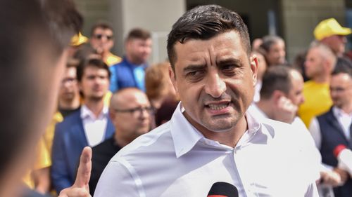 Combatanții români care luptă în Ucraina îl acuză pe George Simion că a primit bani de la FSB / ”15 mii de dolari murdari care reprezentau investiția Federației „Duse” pentru subminarea lentă, dar eficientă, a visului neamului românesc, unirea cu Moldova”