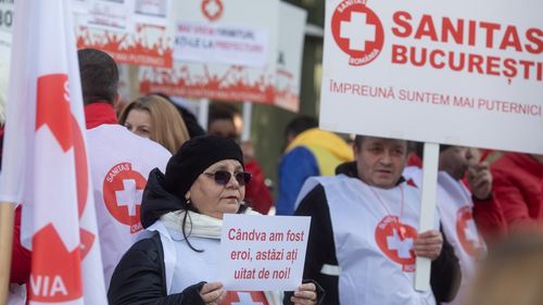 Guvernul anunță o creștere de 15% a fondului de salarii pentru sistemul sanitar în prima jumătate a acestui an / Sindicaliștii anunțau o creștere cu 20% în 2024 / Angajații din Sănătate au protestat la Ministerul Sănătății