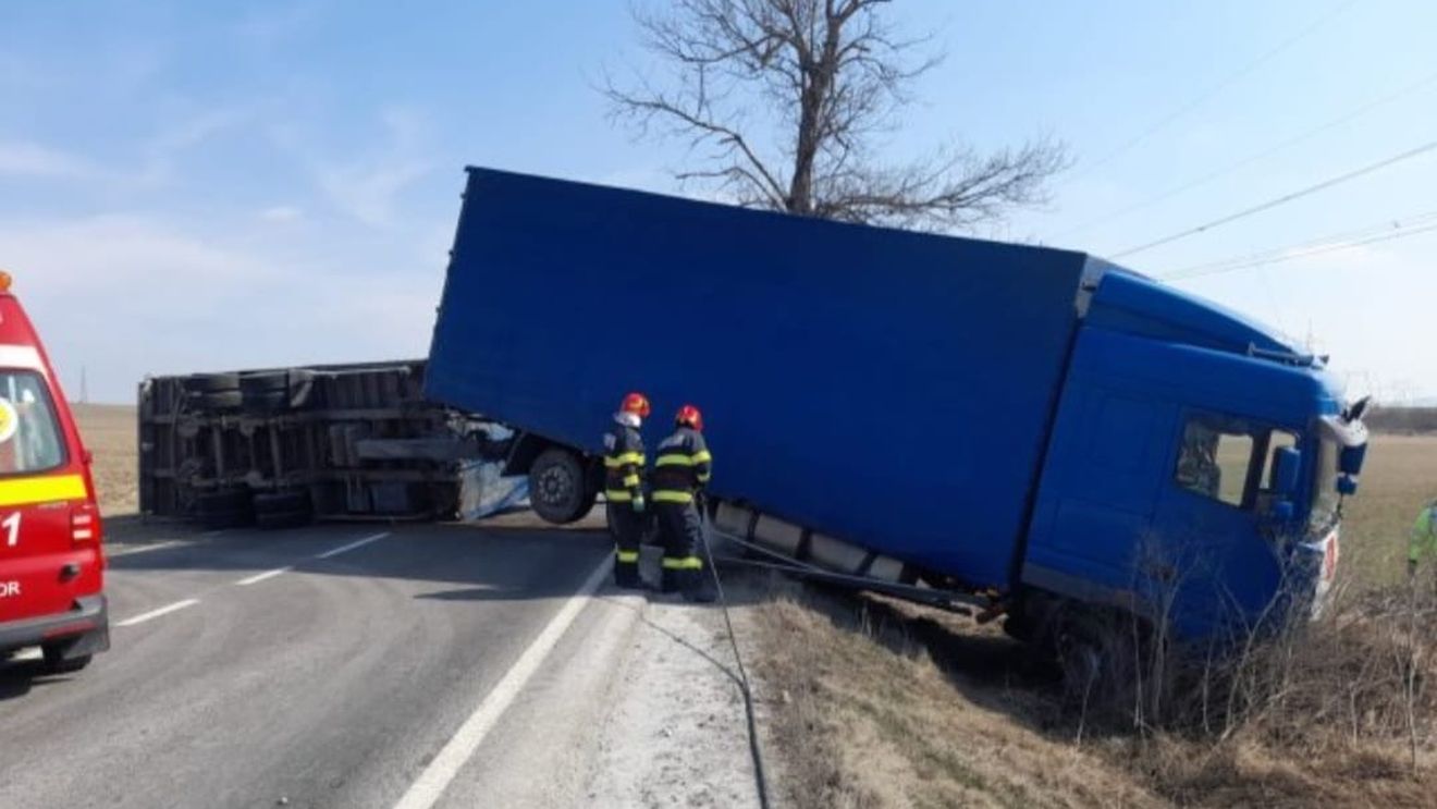 Un șofer ucrainean care transporta ajutoare din Turcia a făcut accident în județul Iași / Acesta avea o alcoolemie de 1,08 mg/l alcool pur în aerul expirat
