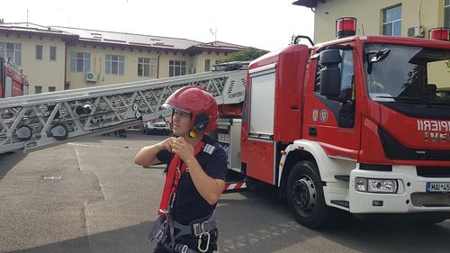 Incendiu la un vagon cu 56 de tone de benzină/ Traficul feroviar, blocat între Bușteni și Azuga