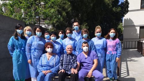 Un veteran de război în vârstă de 99 de ani din Alba Iulia s-a vindecat de COVID. Laurean Deac: „Astăzi, trăiesc minunea de a mă întoarce sănătos acasă și să îi revăd pe toți cei dragi”