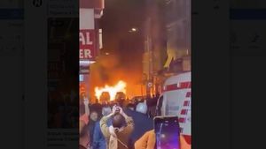 FOTO O nouă explozie în centrul Istanbulului, după cea de duminică / 3 mașini sunt în flăcări