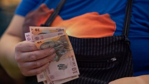 USR a depus în Parlament un pachet de legi anti-criză: reducerea TVA la energie și gaze la 5%, eliminarea accizelor și certificatelor verzi din facturile la energie, vouchere pentru populație și reducerea impozitării muncii. Impact bugetar de 38,5 miliarde de lei