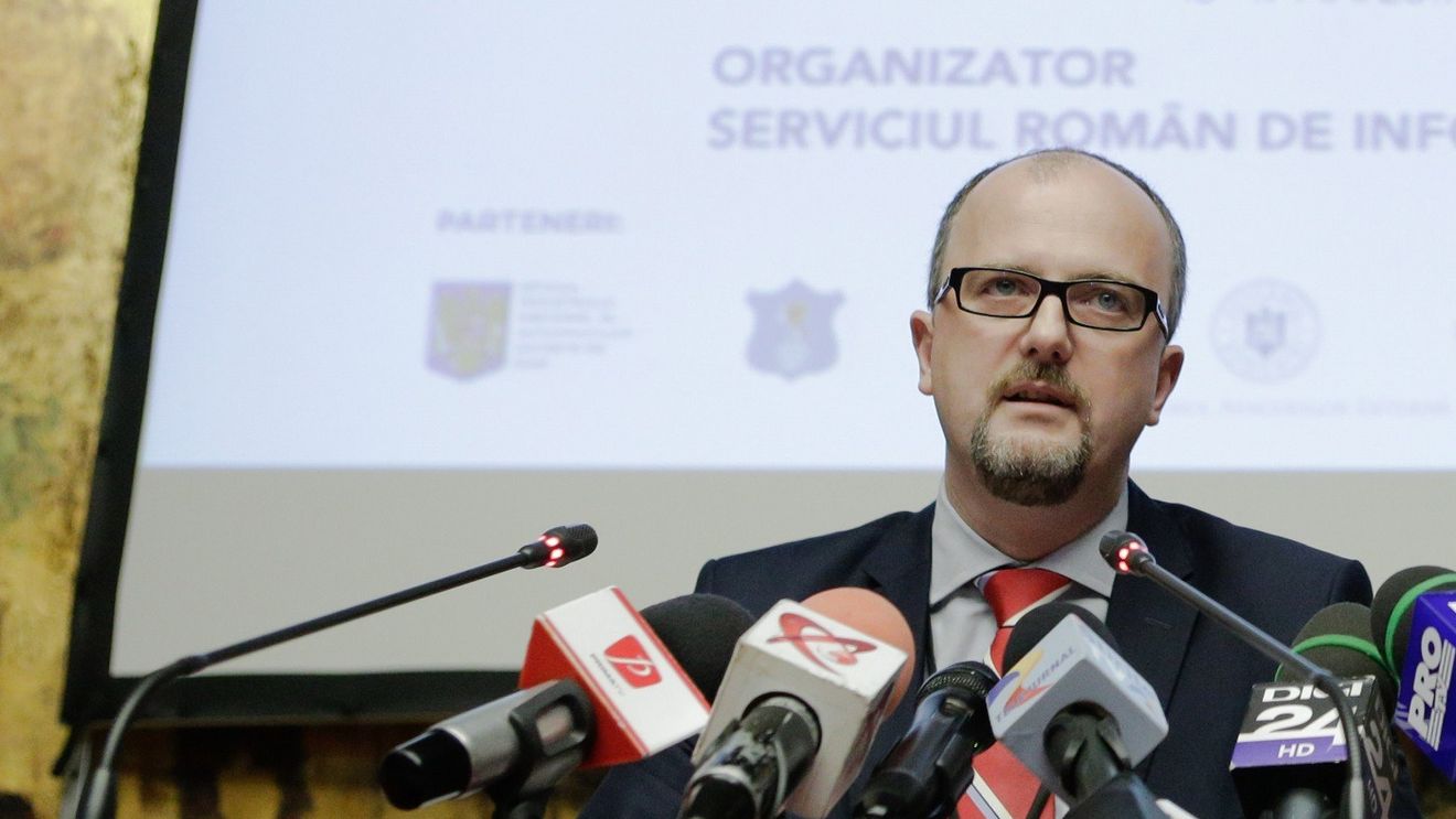 General SRI, derapaj la adresa unui expert în e-guvernare: ”Ale cui interese le reprezentați, că ale României sigur nu? Când o să vorbiți frumos despre țara în care trăiți liber și în care puteți să scrieți aceste elucubrații?”
