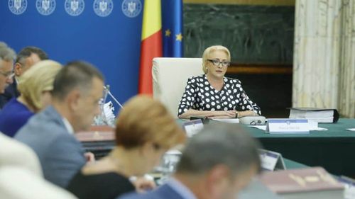 Viorica Dăncilă ignoră lipsa avizului CSAT și anunță că guvernul ”merge mai departe cu rectificarea bugetară”