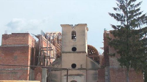 Biserica greco-catolică din Ungheni, județul Mureș, înconjurată de zidurile unei biserici ortodoxe, a fost demolată complet / „Biserica Română Unită este consternată de lipsa de reacție a autorităților competente”