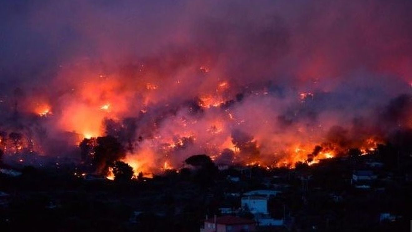 Incendii de vegetaţie în Grecia provocate de vânturile puternice și temperaturile ridicate