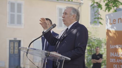 Premierul Franței, Francois Bayrou, acuzat că ar fi mușamalizat mai multe abuzuri asupra elevilor dintr-o școală catolică pe timpul mandatului de primar, dar și de șef la Educație