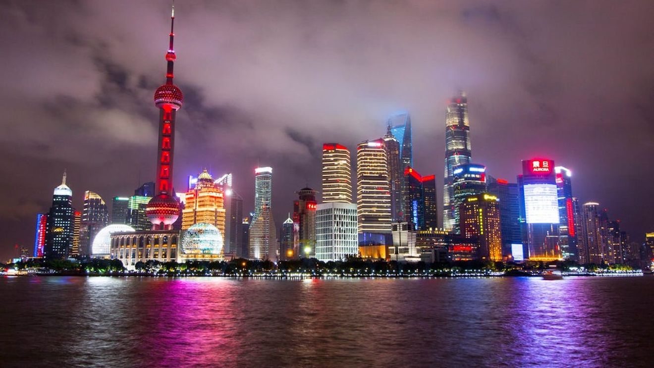 Covid-19: Shanghai revine la viață, după două luni de izolare