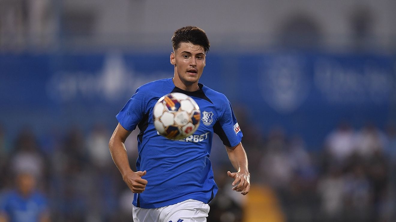 Clubul britanic Brighton anunță că a ajuns la un acord pentru transferul lui Adrian Mazilu, atacantul de 18 ani al campioanei Farul Constanța