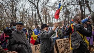 GALERIE FOTO Proteste la sediile USR, PSD și PNL împotriva certificatului verde / Câteva zeci de persoane au fluturat steaguri tricolore și au scandat „Libertate, fără certificate” și „Nu votați, nu ne vaccinați”