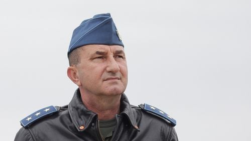 Șeful statului major aerian, generalul Viorel Pană, a fost trecut în rezervă