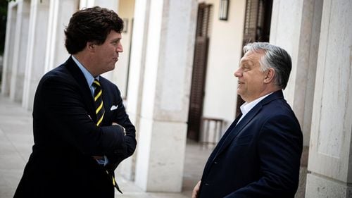 "Guvernul Ungariei a sacrificat relațiile bilaterale cu administrația SUA în favoarea curtării lui Trump și a lui Tucker", prezentatorul care a plecat de la Fox News, afirmă un cunoscut jurnalist maghiar