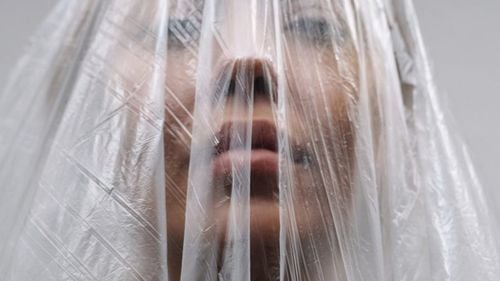 Relațiile toxice, explicate de psihoterapeut: Când se instalează, cum le depistăm, ce soluții avem?/ ”Toxicitatea poate fi confundată cu iubirea, cu loialitatea/ Primele semne apar când ne este greu să fim în relația respectivă, chiar și cu mult efort”/ Diferența dintre relația toxică și cea abuzivă