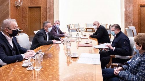 VIDEO Ședință la Guvern pentru a decide măsurile pentru încetinirea răspândirii Omicron în România / Rafila: Trebuie să luăm măsuri care poate vor fi temporare până ne lămurim ce e cu această tulpină și care să fie aplicabile
