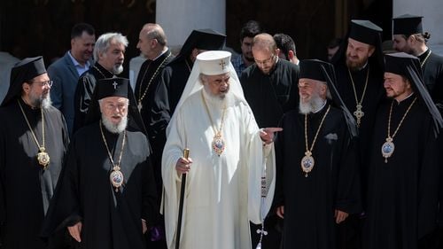 Biserica Ortodoxă Română respinge categoric parteneriatul civil după condamnarea României la CEDO: Sursa toxică a destrămării importanței familiei, primul pas spre legalizarea căsătoriei între persoanele de același sex