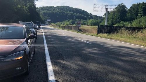 Românii aflați în vacanță la Sinaia, Bușteni și Predeal vor sta în coloană cu tirurile, după ce Valea Oltului se va închide