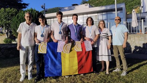 Trei medalii de aur și una de argint, obținute de elevii români la Olimpiada Balcanică de Fizică 2025 / Bursele olimpicilor urmează să fie eliminate de Guvernul Bolojan