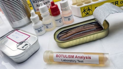În Italia crește gradul de alarmă legat de intoxicațiile alimentare cu botulină, după patru decese în ultimele zile. Statisticile spun că cele mai multe își au originea în context domestic, conservele de orice fel fiind cele mai expuse riscului