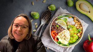 VIDEO | De ce eșuăm în încercarea de a trece la o dietă sănătoasă, practicarea sportului și alte rezoluții „de ianuarie”/ Psihoterapeut: Trebuie să ne gândim la proiect ca la „mâncatul unui elefant”, se face cu lingurița, prin unități mici 