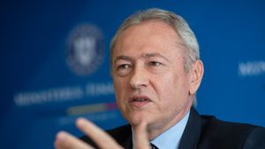 Șeful ANAF: Nu am spus niciodată că fac controale la profesorii care dau meditații și nici nu am făcut / Un profesor din Arad a declarat impozit pentru venituri de 60.000 euro din meditații
