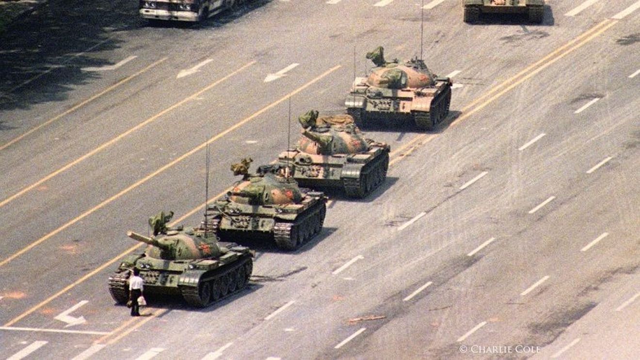 Locuitorii din Hong Kong comemorează represiunea sângeroasă din Piaţa Tiananmen, în ciuda interdicției impuse pentru prima dată în 30 de ani