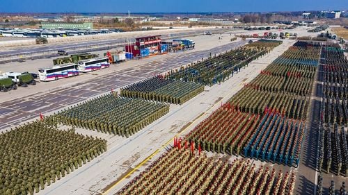 Războiul de fiecare zi: Rusia şi Ucraina, la un pas de conflict militar, în plină bătălie pentru aliaţi şi alianţe