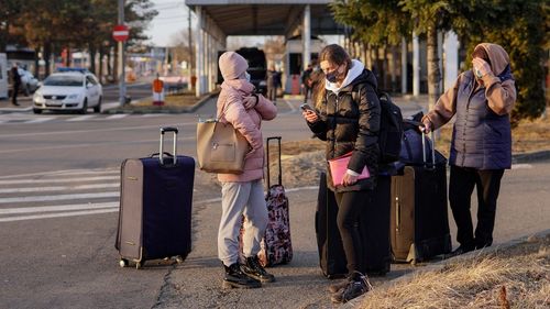 Peste 15.000 de ucraineni au intrat începând de joi în Republica Moldova, dintre care circa 3.000 au trecut apoi în România
