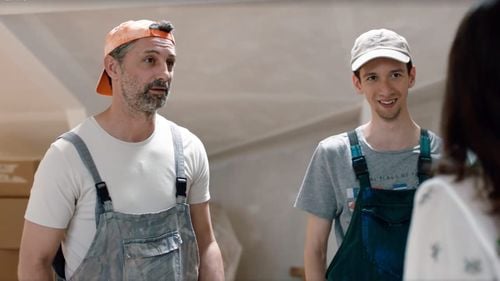 VIDEO Papaya Advertising, un nou clip publicitar cu mesaj social: ”Duminică mergem la vot! Și noi”