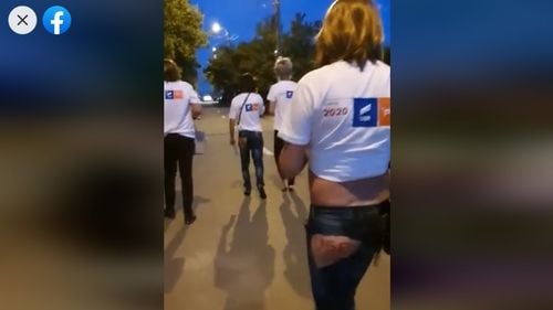 VIDEO Clip fake de campanie atribuit USR PLUS, cu presupuși voluntari gay. Alianța acuză PSD de intoxicare și spune că filmarea e făcută lângă Primăria Voluntari, condusă de Florentin Pandele