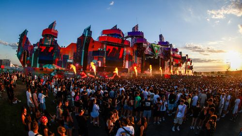 IICCMER, după ce mai mulţi adolescenţi au strigat "Ceauşescu" la festivalul Beach, Please!: "Un gest profund îngrijorător"